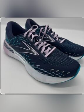 Brooks Women's Navy Running Shoes with Teal Accents and Pink Laces